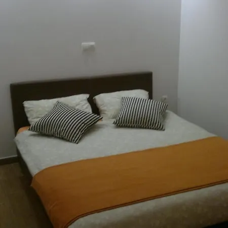 Appartamento Grosse In Mit Privater Terrasse Sutomiscica