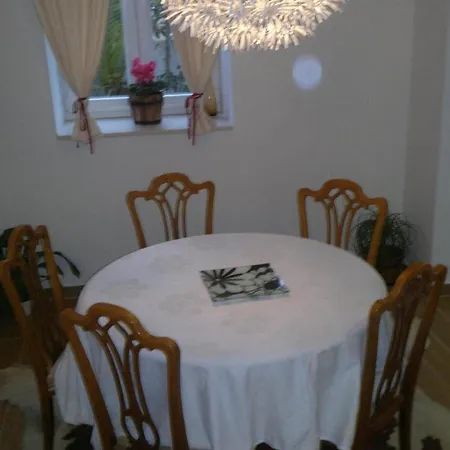 아파트 Grosse In Mit Privater Terrasse Sutomiscica